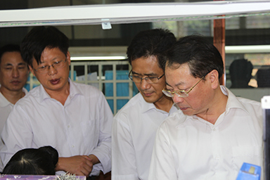 福建省紀委副書記、監(jiān)察廳廳長陳善光一行視察虹潤公司