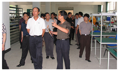 福建省委常委、政法委書記徐謙一行視察虹潤(rùn)公司